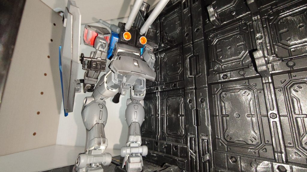 背後から プロペラントタンクをぶっ刺してます