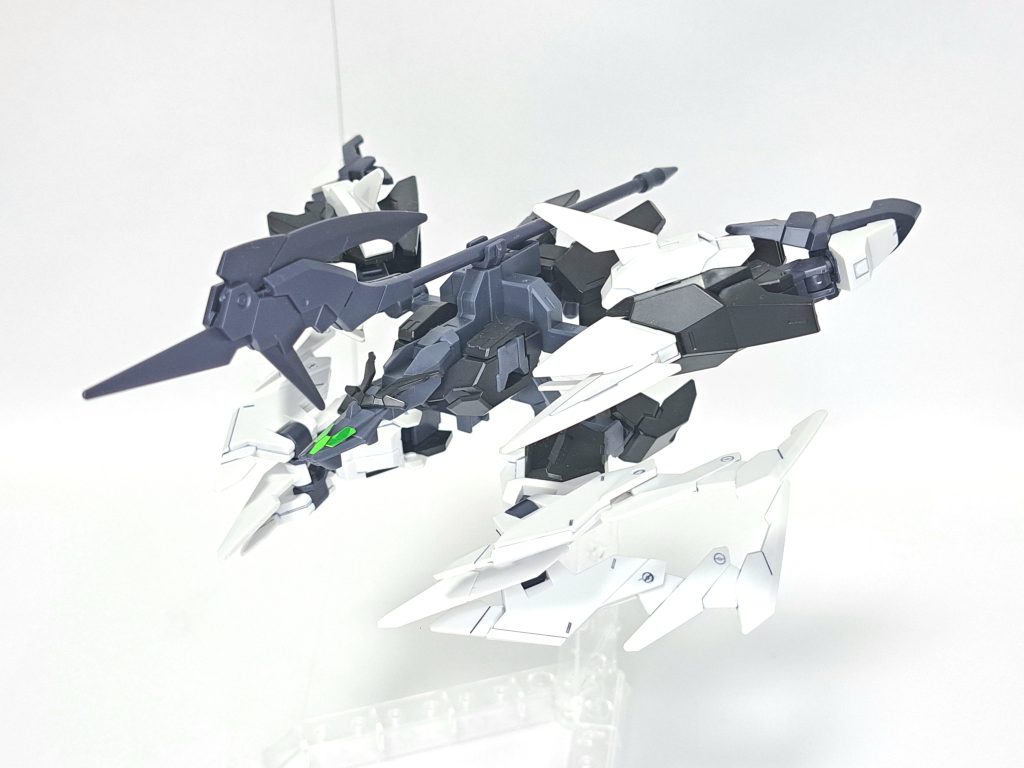 プルートアーマープルタインガンダムの合体用パーツで構成された、コアガンダムのサポートメカ。飛行能力を有しており、コアガンダムを乗せてS.F.S.(サブフライトシステム)のように運用することができる。