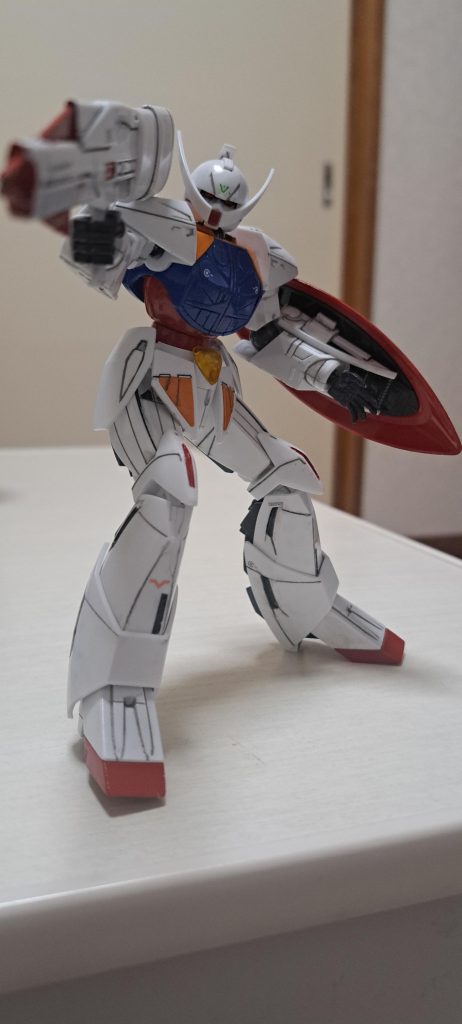 ターンエーガンダムは当初違和感しかありませんでしたが、いろんな方の作品を拝見するうち手に入ったら作ってみようとなり、運良く手に入れる事が出来ました。