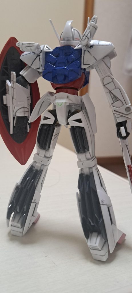 最後に後姿。まだまだ酷暑、または大雨であちこち被害もあるようです。皆様御自愛、無理をなさらないようガンプラ楽しめていけますよう今回もご覧頂きありがとうございました。