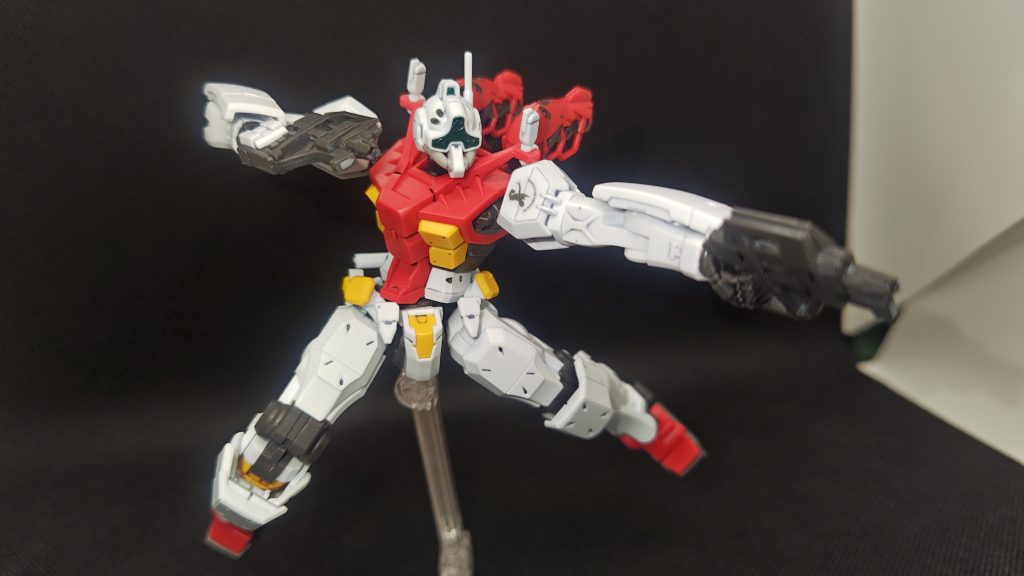 二丁拳銃ならぬ二丁ビームライフル。刺さる人には刺さると思うんです、このポーズ。やらずにはいられないッ！