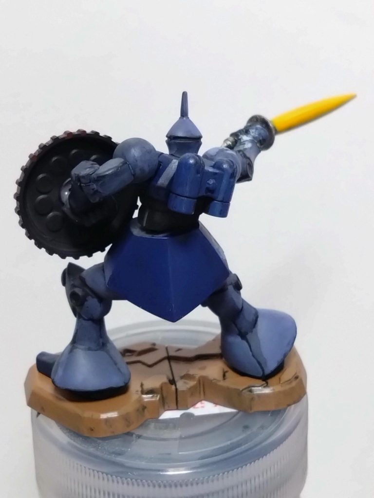 後姿は普通に塗装。