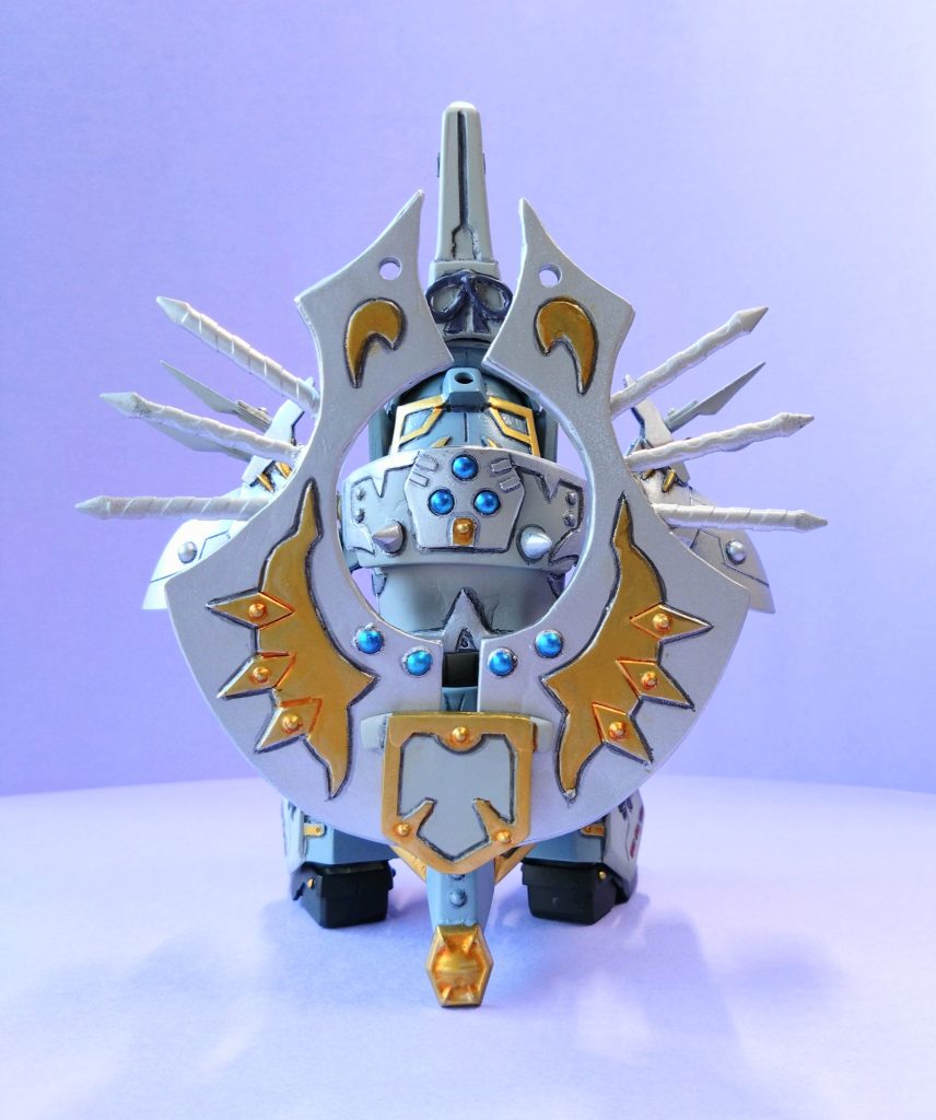 三面図。前から思ってたんです。闇皇帝様が不遇すぎるって。殺駆頭様は、武化舞可伝ではリファインされ。ネット小説（ザ・ラストワールド）ではエクシアの師匠的ポジションだったり。カードダスではオリジナル大将軍になったりと。一方、こちらはLGBBで出る気配もないし。SDWHでリメイクデザインされなかったし。そして思い立ったのですよ。いいじゃん、闇皇帝様を主役にしたって！と。w 