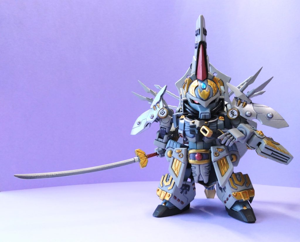 ある時、村祭りの神事の役目を引き受け。迎えの者と森から出ると、村の方角に火の手が上がっているのを見つける。急ぎ村に駆けつけると、そこでは未知の魔物が村を襲撃していた。村の者達を守り応戦する中、一人の若武者が助太刀に現れる。彼の名は『白銀（しろがね）』と言った。魔物を撃退後、白銀に事情を聞くと。都に突如、『黒の魔神』を名乗る者が魔物を従え現れ。天帝を操り、各地を里を、武力によって手中に収めはじめたとのこと。戦うも力及ばず。傷を負い、都を落ち延びた彼は。免丁琉（めんでる）村の社のご神体に助力を乞うべくここに来たという。 