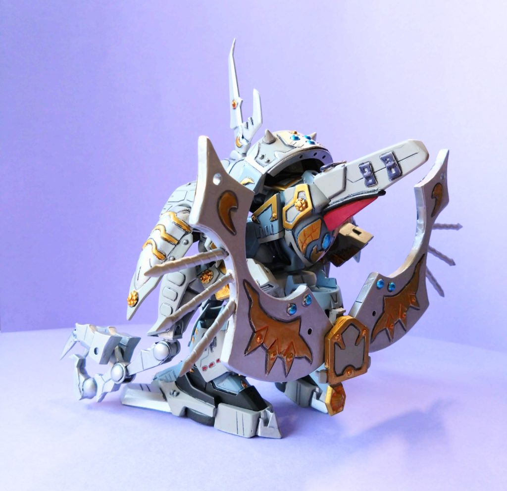 三面図。力を解放した、白魔神の本来の姿。巨大な、怪鳥のような容姿となる。全てを見透かすような、四つ目が特徴的。