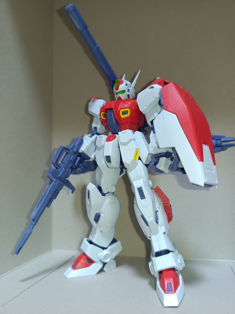 サーベル基部が2本差し仕様でもマシンキャノンパックは取り付けられます。そして組みながら思ったんですが、マシンキャノンの基部は左右組み替えられるんですよね。つまり、次はキャノンガンダムが来る可能性が有るってことです…!ついでにウルスラグナも来て欲しいですね…!