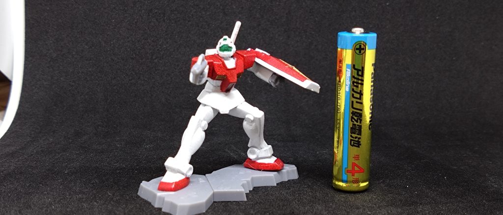 カメラ部分もルーペのおかげでハッキリと確認できるように📷バルカン砲は筆よりも爪楊枝でやった方が楽だなと、次のガンダムをＧ３カラーにしている時に気付きました