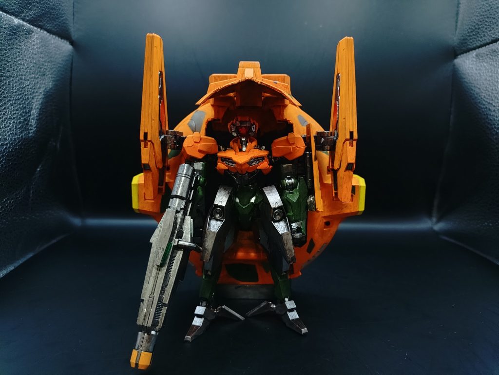 ◯MS汎用形態完全にMSに変形した状態。MSとしては小型の部類となっているが、マニピュレータ等は存在し通常のMSと同等の能力を持つ。