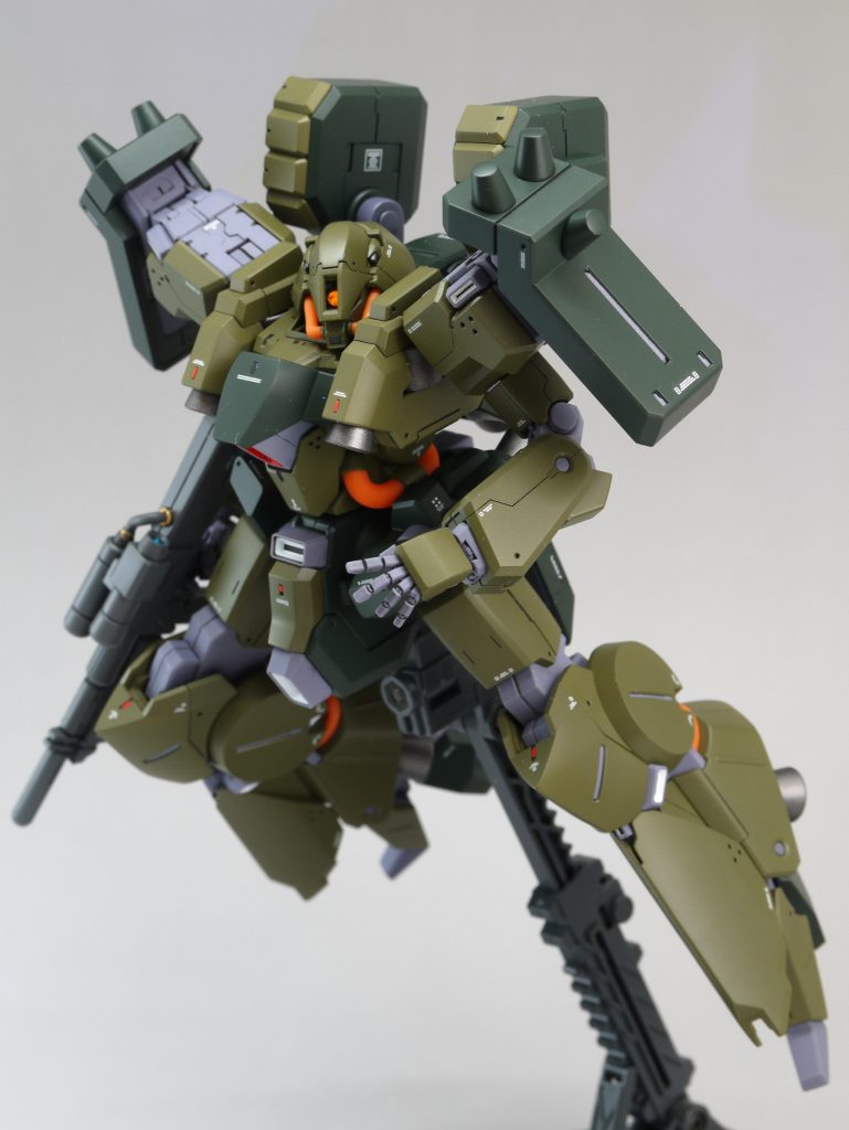 新しいキットは、流石に出来が良いですね。組みやすいですし、よく動きます。