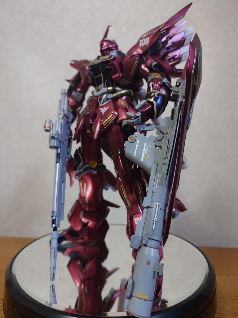 部分塗装はGAAHLERIのメタリックマカーセットで塗っています。