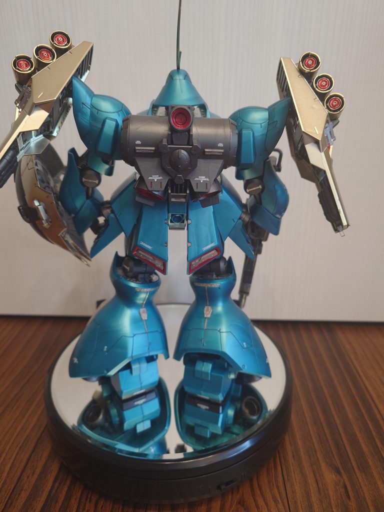 合わせ目が目立ちますねぇ。