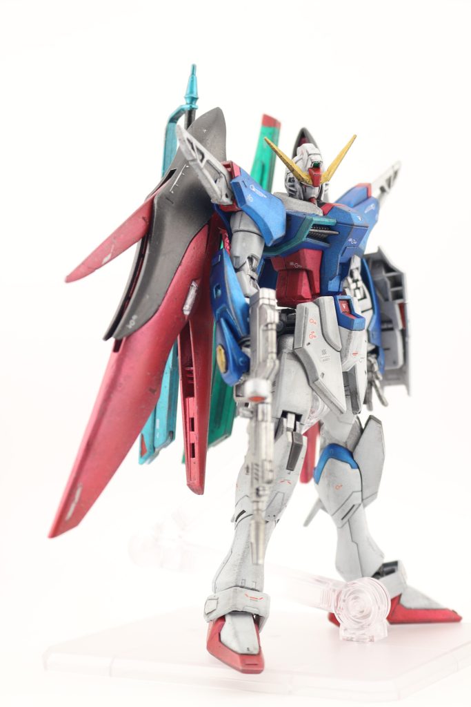 その上から水性塗料のメタリックカラー等で塗装してみました。