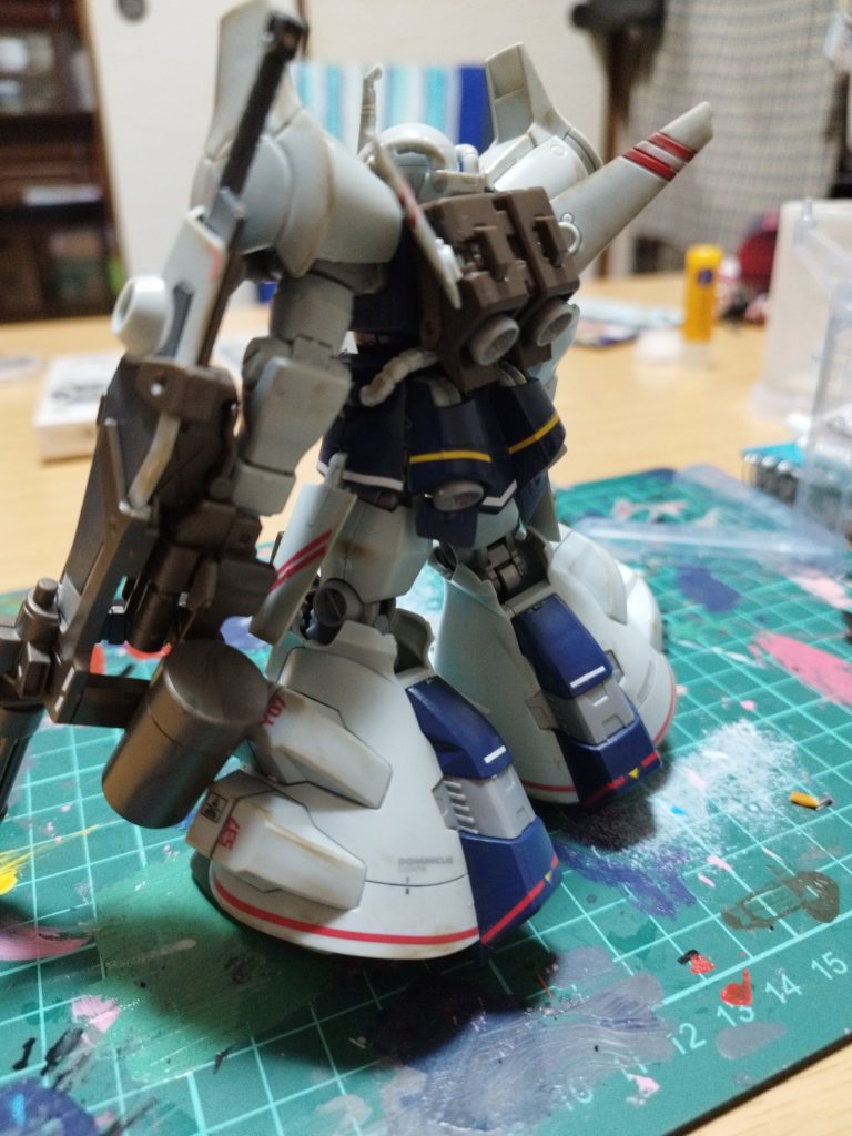 この機体はガンダムの作品の08小隊にでてくるグフの進化系みたいなものですね〜ザクとかグフなのが好きなのでこれをもらったときはかなり嬉しかったですね
