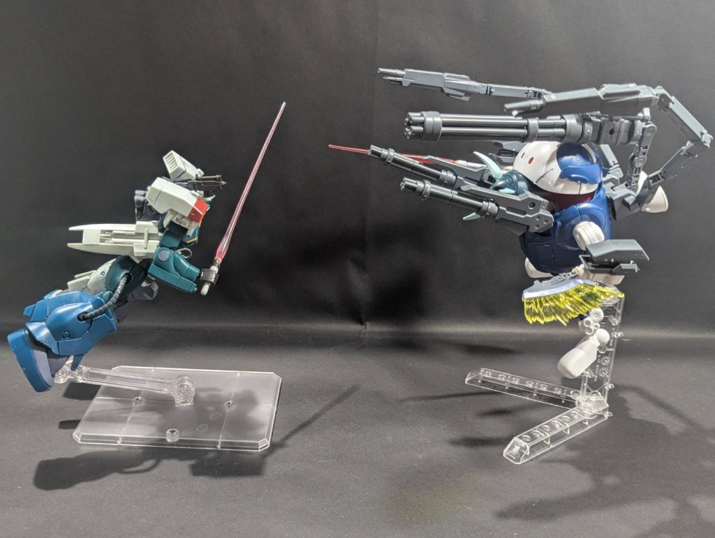 サイコザクとフルアーマーガンダムの最終決戦風にしてみました。なかなかかっこよくできたと思います😊