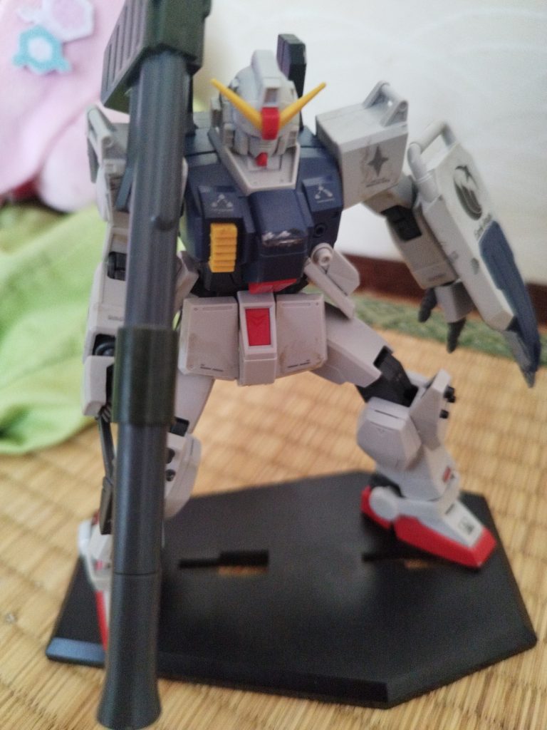 陸戦型ガンダムのカラーリングはかなり好みでこの色の上からウェザリングしてもミリタリー感がでていいのでは！元は自分は戦車とか戦闘機とかのプラモノ塗装などやっていたので陸戦型という名前の機体だからウェザリングするとめちゃよくなります☆