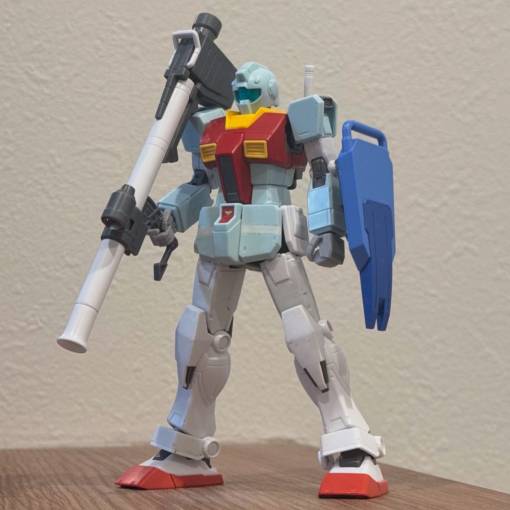 今回飛ばし気味だったので制作中の写真がこれしかありませんでした😂ミキシング具合はこんな感じでオリジン系なので各モールド埋めが面倒でした。オリジンのジムって強そうなんでジムっぽく弱そうにかつホワイトディンゴ隊なんでエース機っぽくするためにモールド調整に難儀しました😫