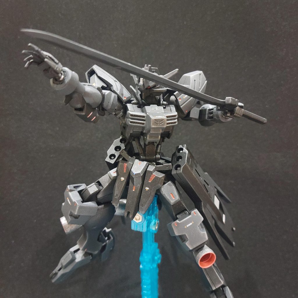 武装:射撃兵装110ミリライフルハンドガン近接兵装刀バーストサーベルハンターエッジASW-G-Unknown　GUNDAM  VALI機体名は北欧神話ヴィーザルの弟のValiから型式番号はエイハブウェーブの固有周波数が識別不可のためUnknown