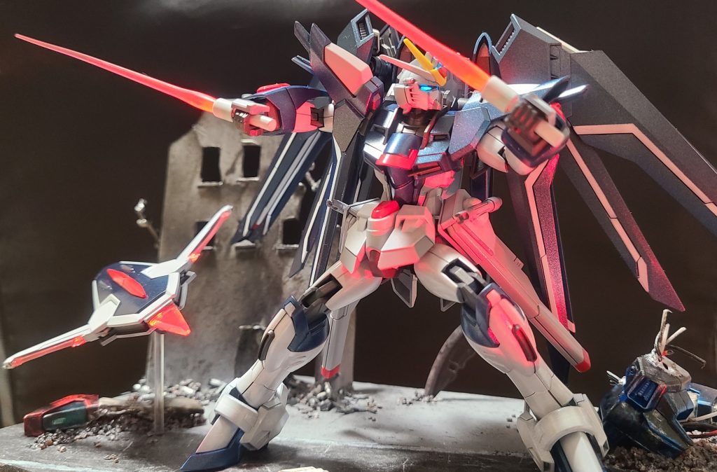 赤照明なしVer.水性ホビーカラーで全塗装してます。写真だとわかり難いですが暗めのグラデーション&パール塗装になってます。