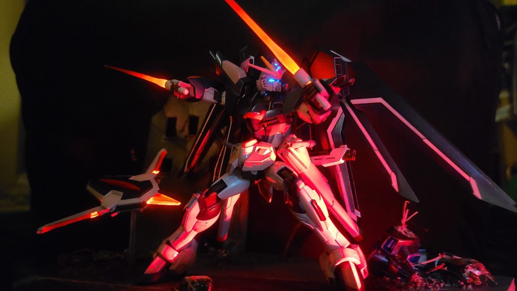 HGライジングフリーダム(お手軽電飾&ジオラマ)–3枚目/制作者:まろすけ