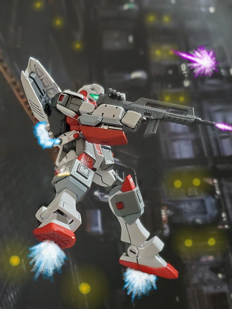 ついに動力ブロックに到達したユング少佐は、甲板上に開いているゲートより垂直に伸びたメンテナンス通路を降下⬇️✨そして動力中枢のメイン動力炉を捉えビームライフルを撃ちまくる～👊✨『G-Ⅳパック』のビームライフルは高い火力と貫通力を備えており破壊力十分❕動力炉は次々に誘爆を引き起こし大爆発を始める～🤩🎵