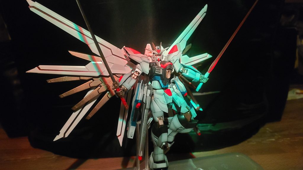 HGマイティストフリ　全グラデ塗装–2枚目/制作者：まろすけ