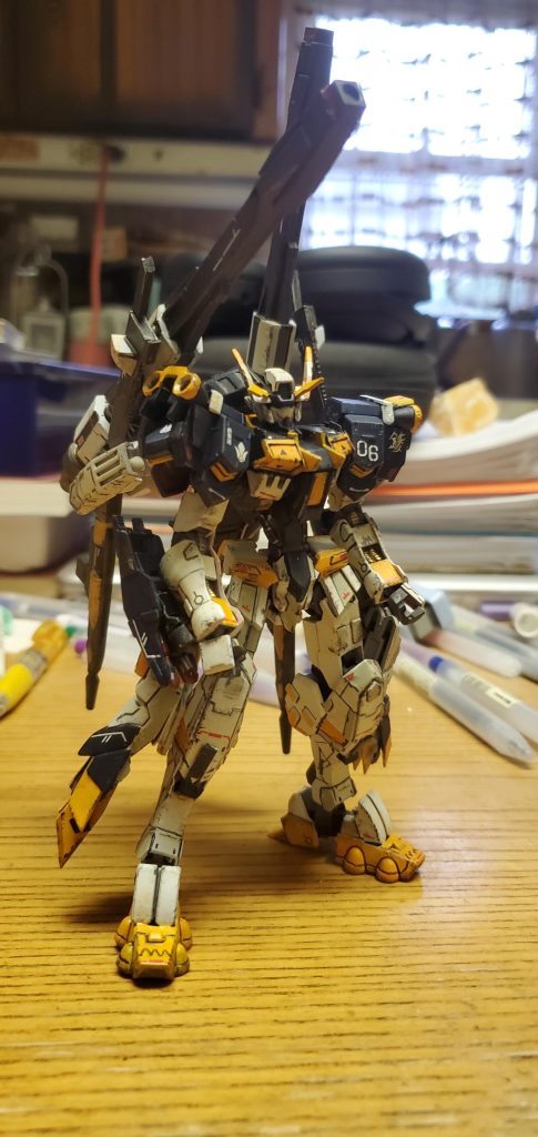 塗装後、鉄血の機体ですのでウェザリングとチッピングを施しました。