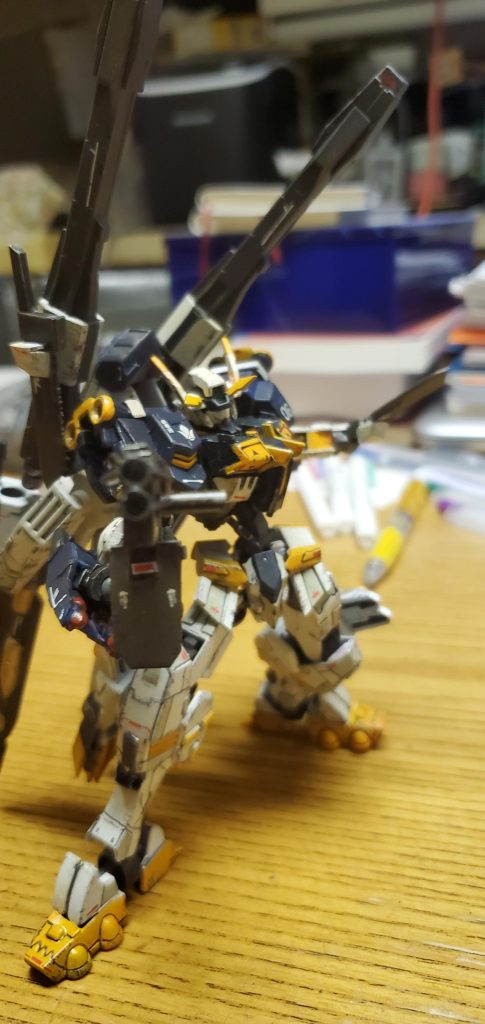 追加としてオートマチックショットガン、単分子ナイフ、それと大型チェーンソードを装備させております。