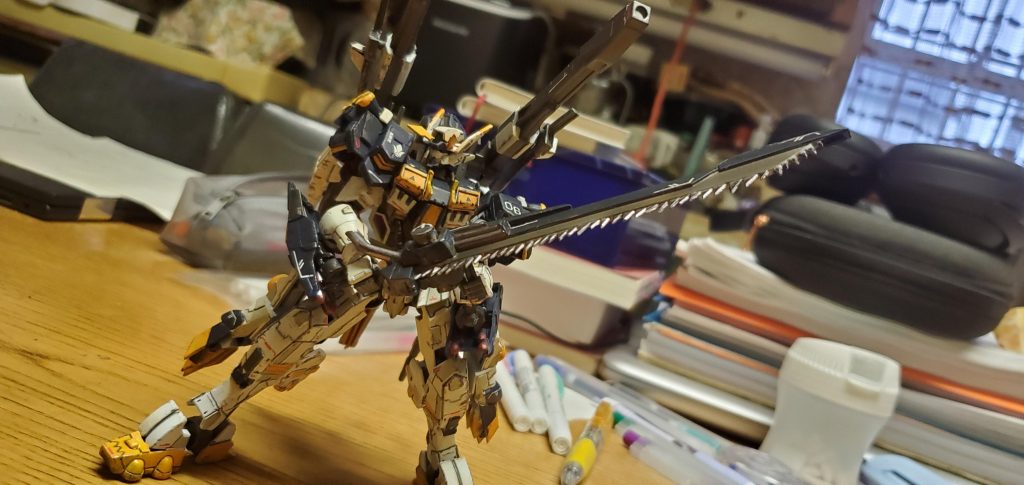 DOOMやウォーハンマーをプレイして思い付いた武器です😅 燃料もその時代には珍しいガソリン、あるいはバイオ燃料と言う設定です。