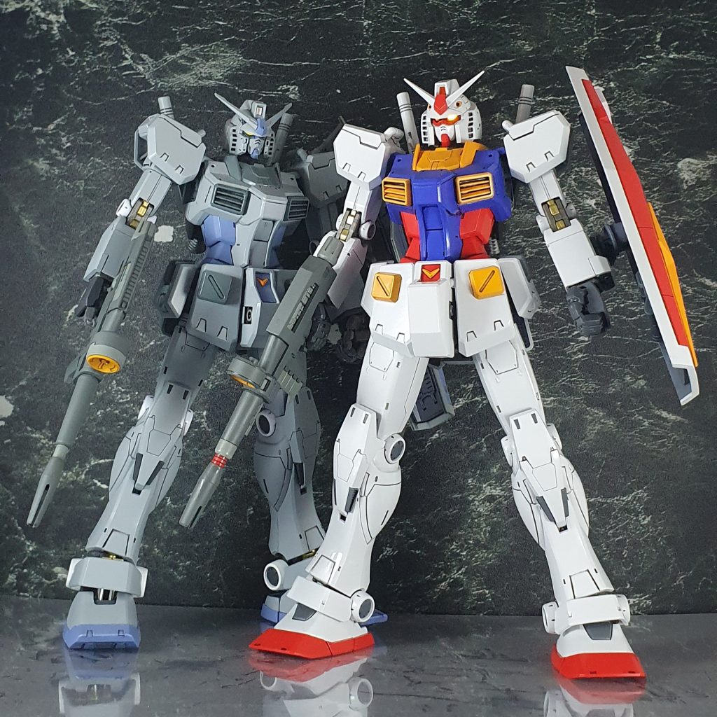 過去作のG-3との比較。共有パーツが多いが、差別化の為に肩の接続方法や、脚部の延長箇所を変更している。 与える印象が変わって…いたらいいなぁ〜(願望)