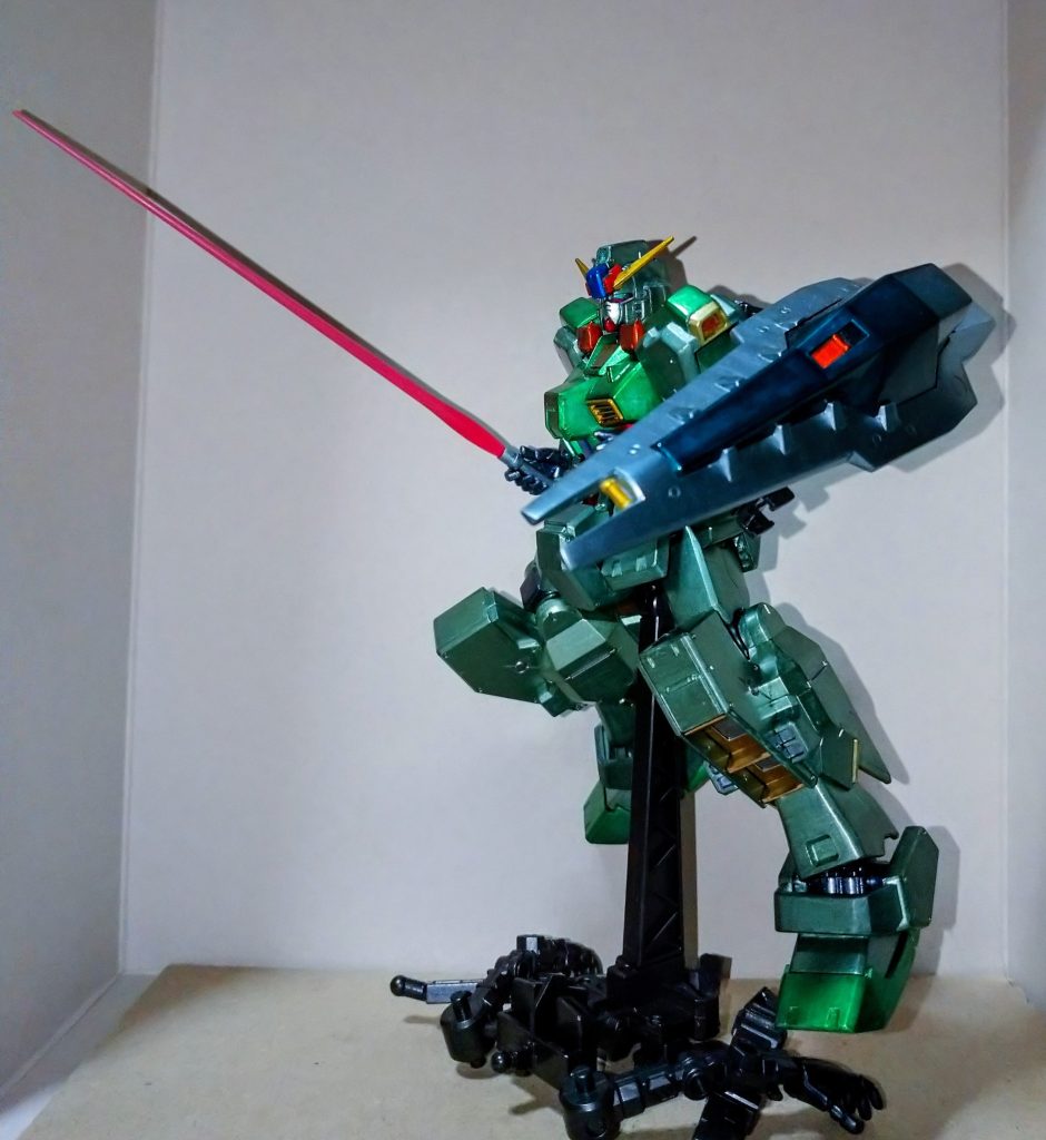 珍しいサーベル専用持ち手がオシャレでイイ感じです。