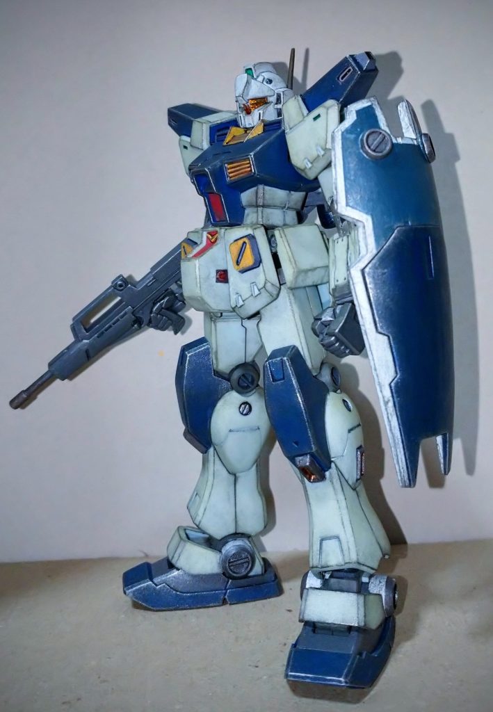 ガンプラは最初のブームの時に小学生だった世代ですがずっと作り続けていたという訳ではなく何度か卒業と復帰みたいな感じで何度目かの復帰の時に制作したこのキットを少し手直ししたモノになります。とは言えその手直ししたのも5年は前だと思いますが😅