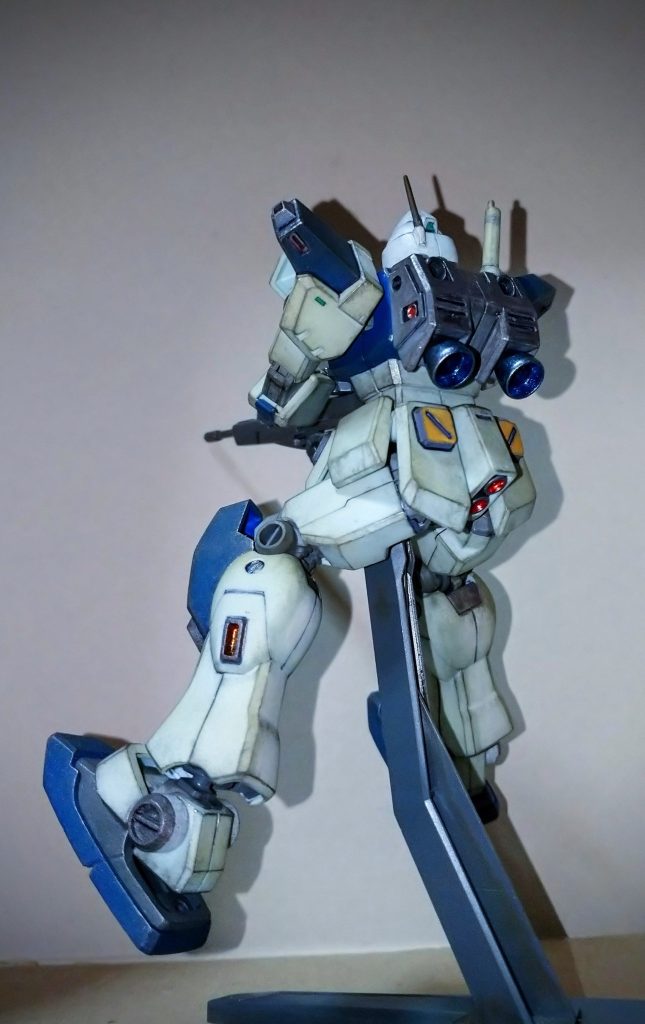 キットは可動は普通ですが当時のフォーマットを考えたら良い方だと思います。優秀なハンドパーツMP1ランナーが付属しているのがこの時期のジム系の特徴ですがプラスで軸が可動する銃添え手までついてきます。コストパフォーマンスも素晴らしいですね。😆イケメンジムの代表格だとは思うのですがキットの頭部はいくらなんでも小さ過ぎだと思います。（￣～￣；）