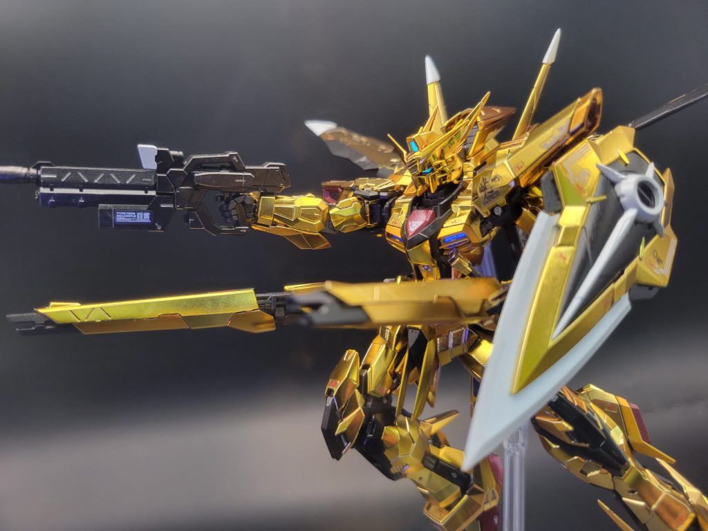 白いパーツはパールホワイトで塗装してますが写真では、全然わかりませんね…