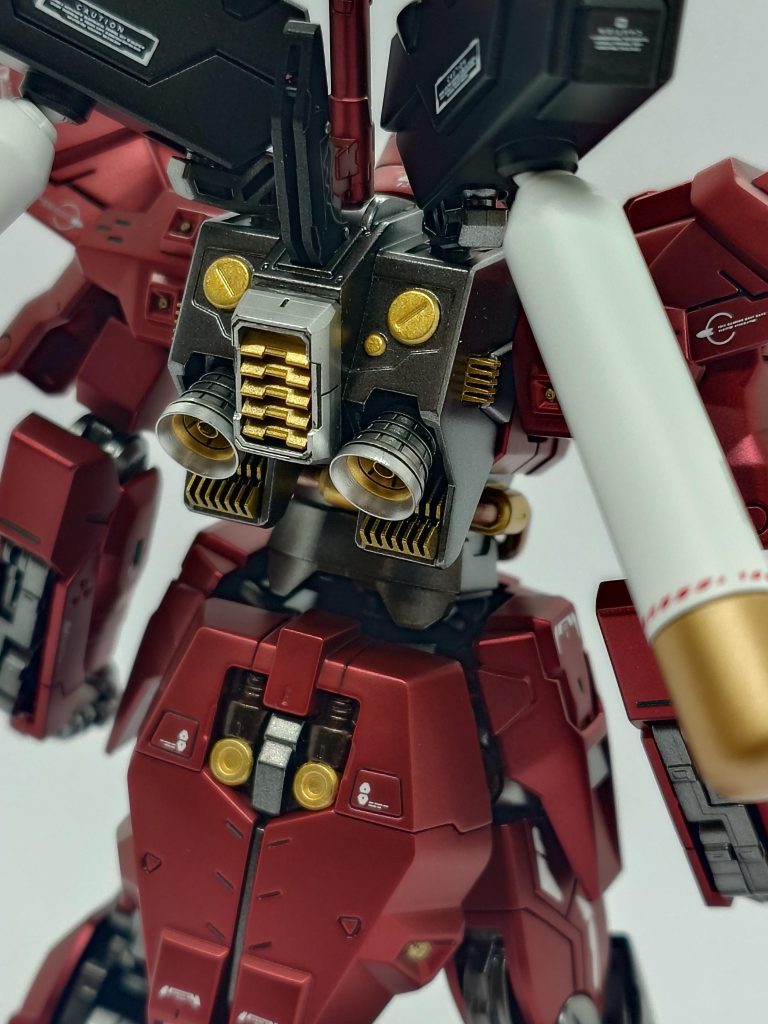 バックショットです。バックパックがちょっと寂しいかな?と感じたので、バーニア置き換え&ヒートシンク追加をしました。