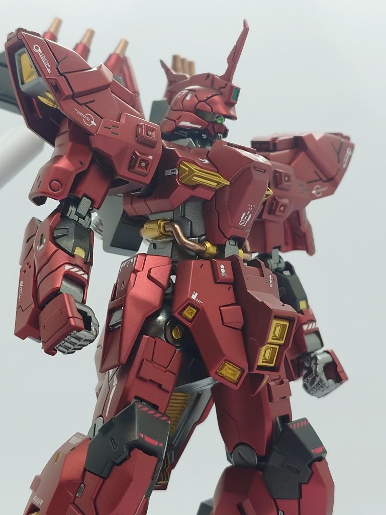 左からのアングル前スカートの塗り分けが地味に難しいです