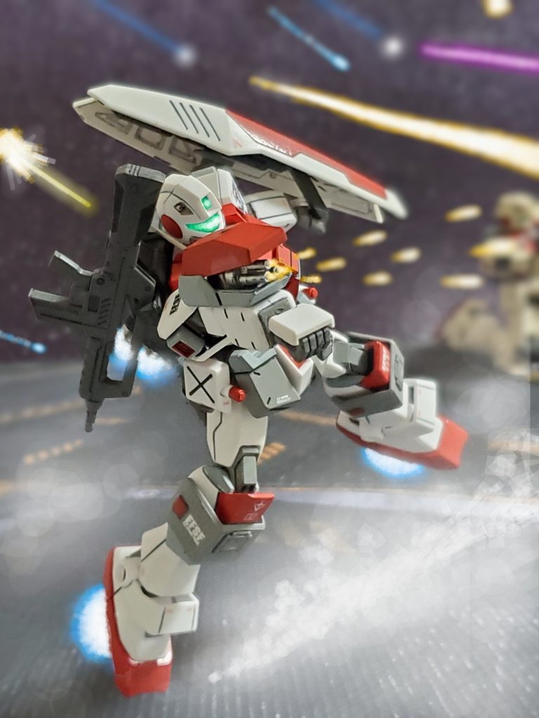 損害を出しながらもドロス級に降下したMS部隊😎✨対空砲は突破したが甲板上には出迎えのジオンMS部隊が待ち受けていた❗ユング少佐は試作型２号機の高い機動性と右腕に装備された破壊力の高い90㎜ガトリングガンを駆使し、防衛部隊の猛攻を切り抜けていく✴️💨