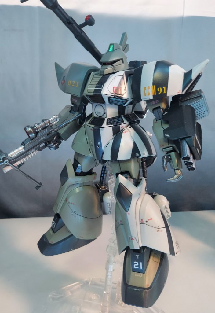 全体ライフルゎユーマ機に付いてたバイポッド＆グレポン付きのライフルを使用、いつも通りメタルパイプ、マイナスモールド追加、設定画を参考にデカール、細部はアドリブデカールなの(@￣ρ￣@)