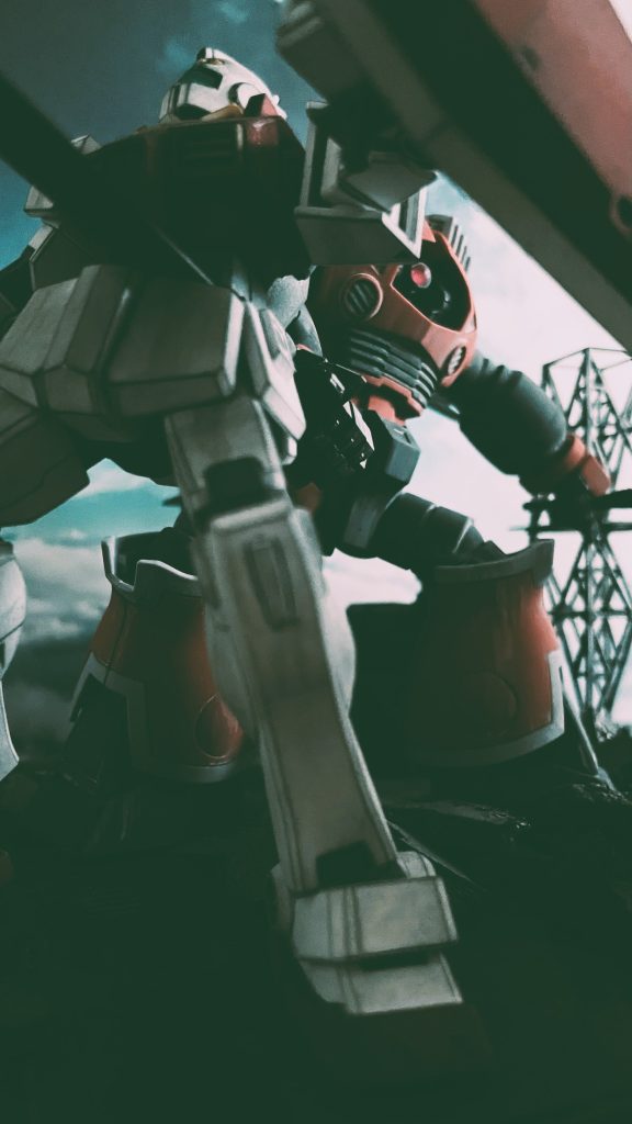 陰影を調整したアングルとなります。「ギロリ」と効果音をつけたくなるモノアイの動きを表現したかった次第です。