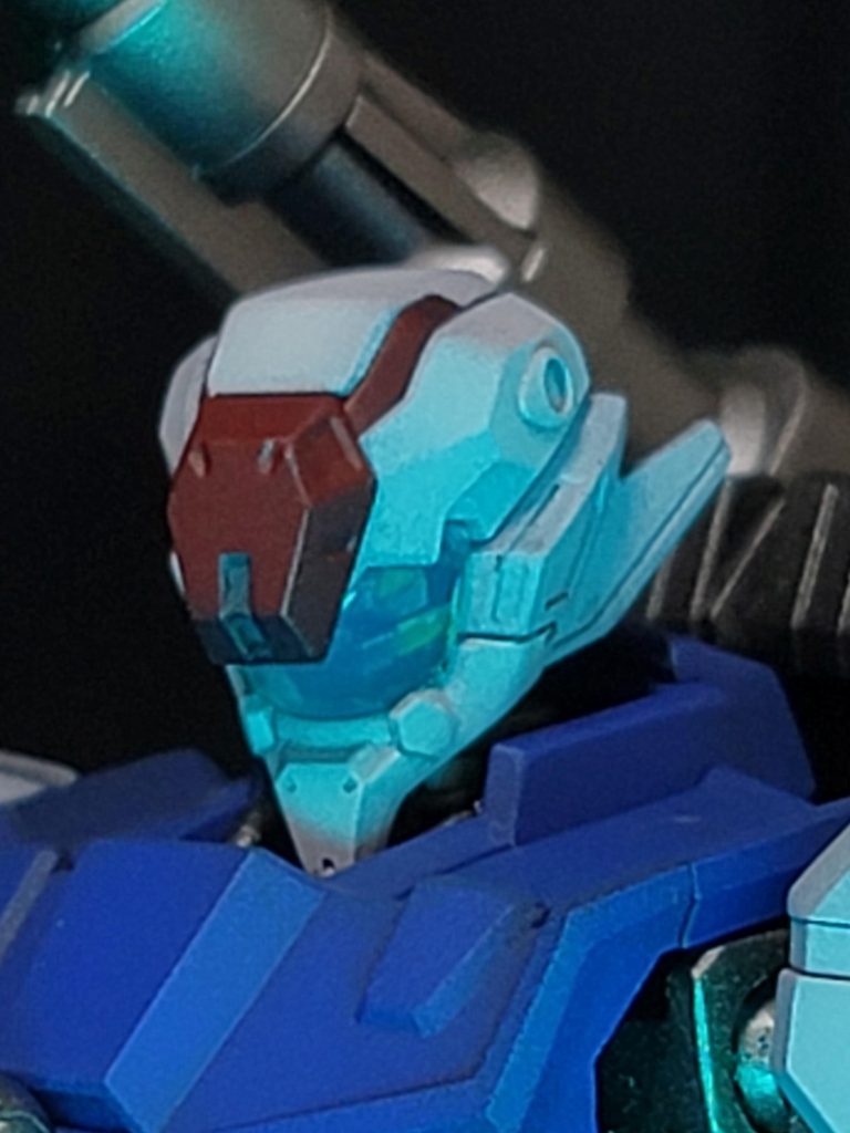 ブラックライトで目が光ります(目だたないけど)