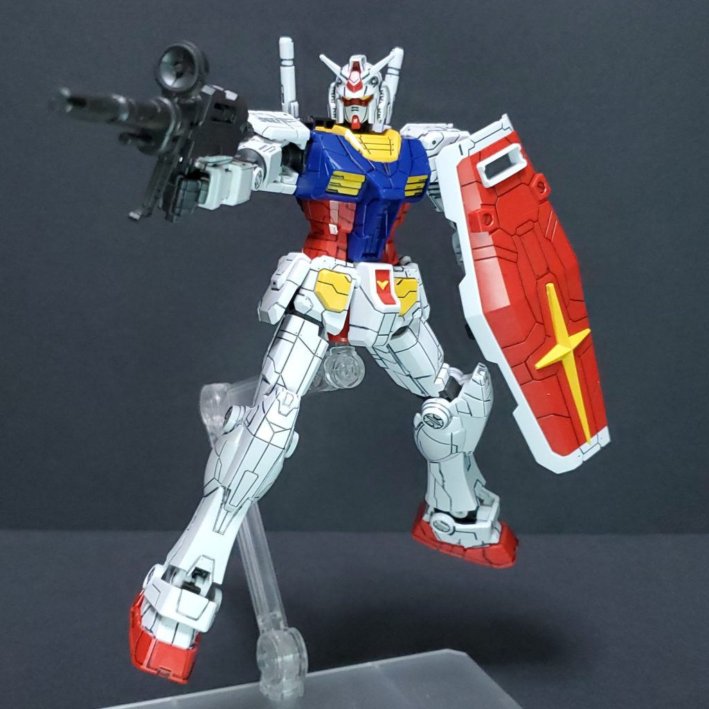 RX-78F00/E ガンダムモールドがかなり多くてスミ入れが割りと大変でしたがかなり引き締まりました。