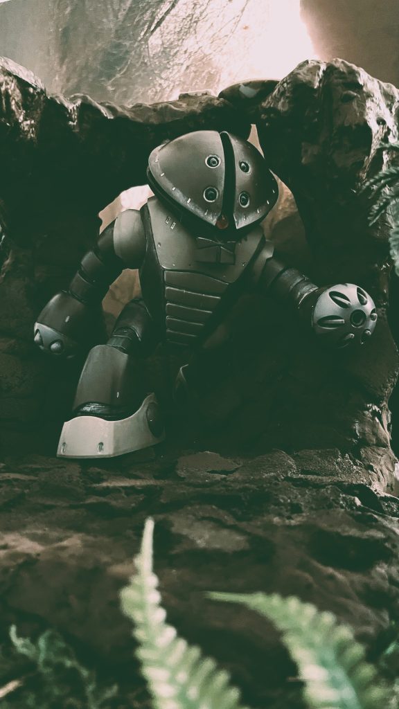 後方のアッガイのアップとなります。