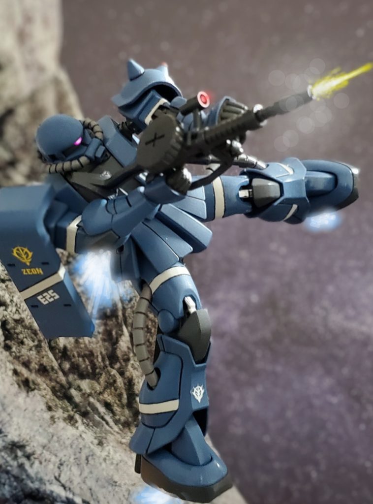 艦隊を目前にたった1機で現れたジムタイプMS❕仲間が散るその様を目の当たりにしたエースの1人ナブは、見た事のない戦い方をするジムから距離を取り慌ててマシンガンを放つ💥