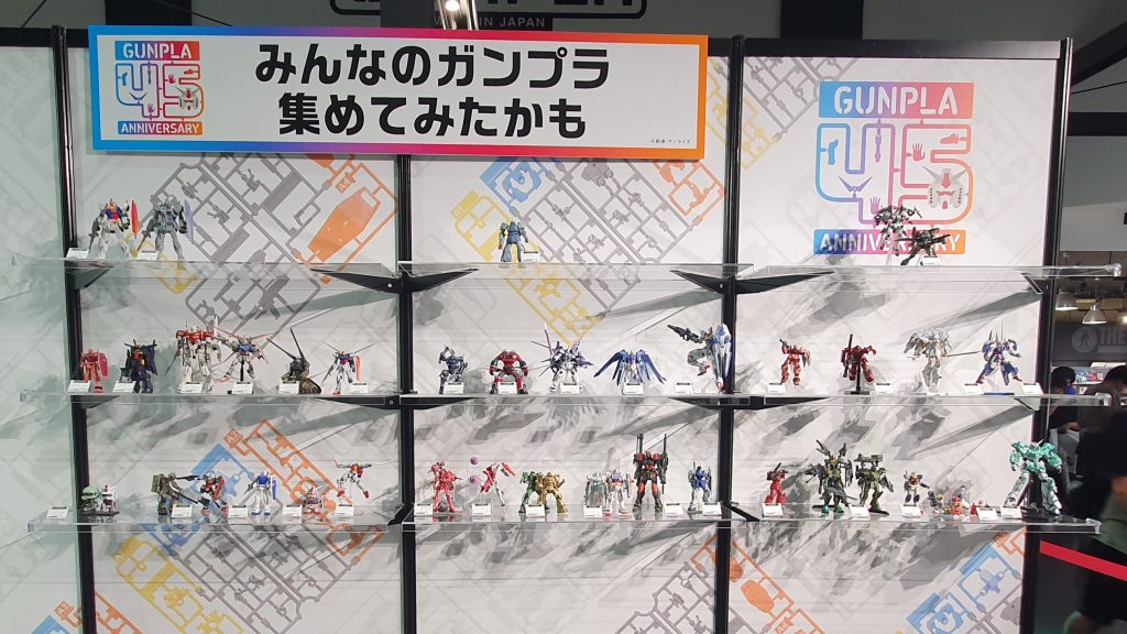 私が展示させて頂いた時点(先週)でのコーナー。皆様の作品に圧倒されてしまい、自分のは端っこの方に展示させて頂きましたw