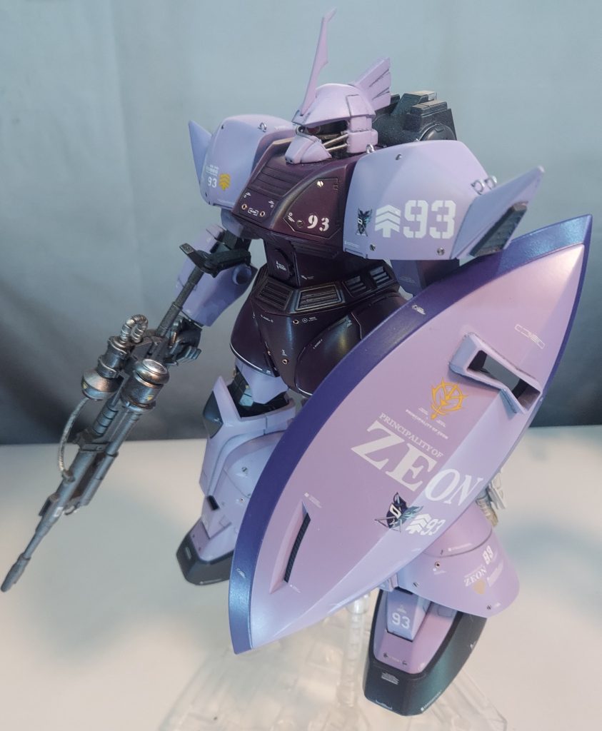 全体顔面ゎシーマ機を造った時と同様に、ほっぺたを切り欠いてスプリングパイプで凶悪に(っ ´ロ` )ノライフルゎノーマルをジャンク品で延長カスタム&レドーム付けたりしてます