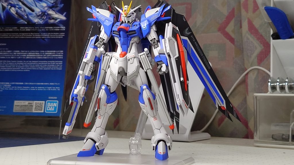 完成(gundam-kao3) 色味は好みによると思いますが元のキットが暗い印象だったので明るめの色味にしてパッと見が発色の良い色になったと思います。