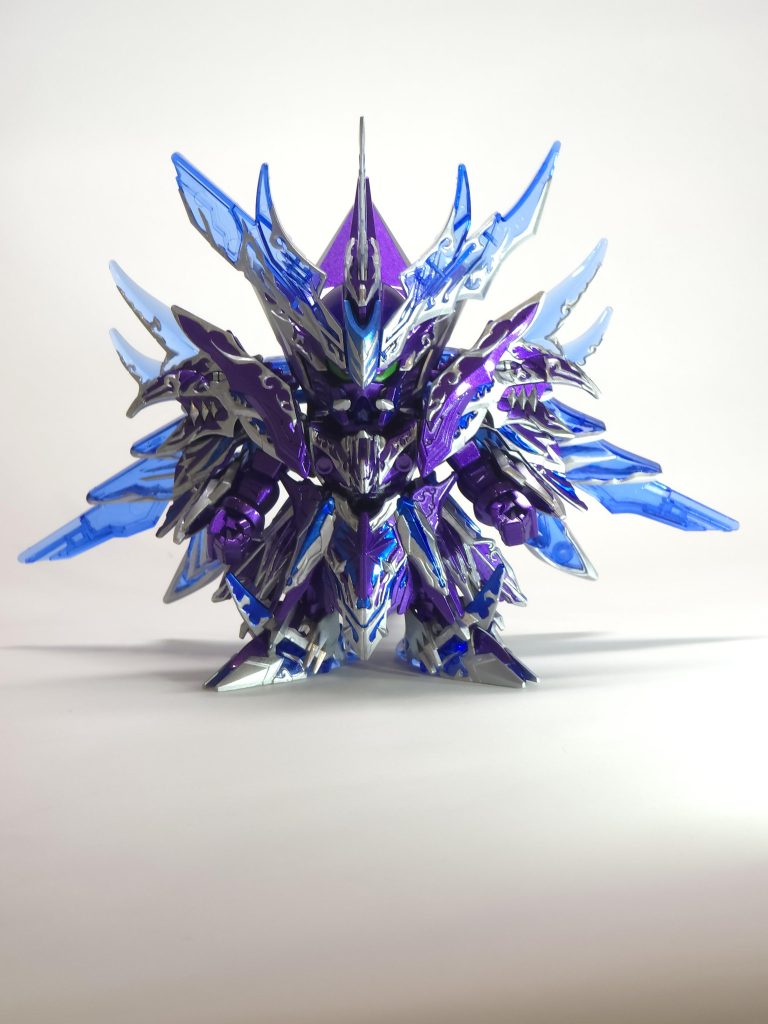 メインの紫はGXメタルヴァイオレットを使用しました。シルバーと青い部分は水性ホビーカラーで筆塗りしました。クリアーパーツはなるべくそのまま使用しています。