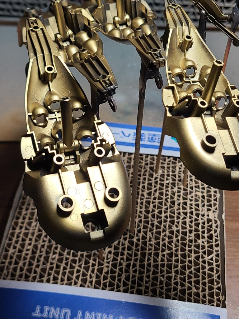 バインダーの表裏はブルーゴールドで落ち着きつつもしっかりとした金色に。