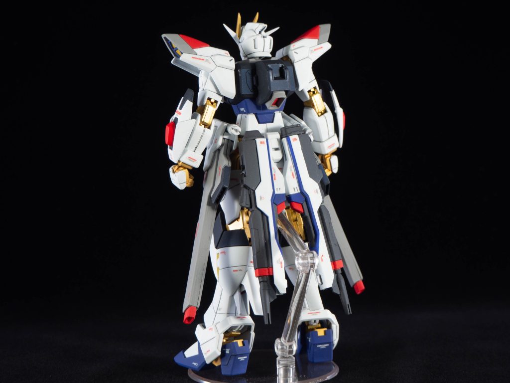 ライフルは銃尻を2㎜延長しつつ、リアスカートにマウントできるように