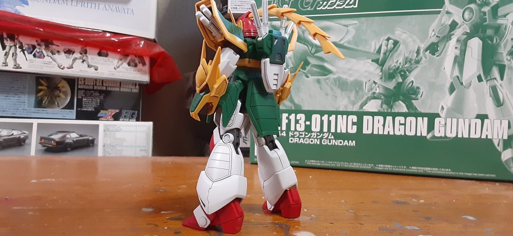 コアランダーのスラスター部分をグレーにしてみました。人生初のガンプラがまさしくドラゴンガンダムの旧キット1/144なんですが、手元に旧キットなくとももう違いすぎて…時の流れが凄い(てか30年経ってる🤣)