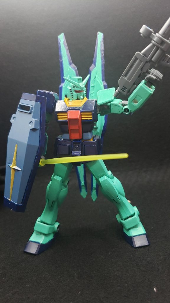 EGガンダムなんですが、各種関節が、やわやわで、ふにゃふにゃで、ポージング出来ない‥